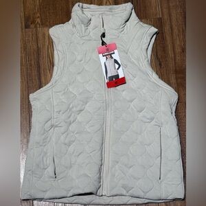 KIRKLAND Signature Women's QUILTED ACTIVE Vest - CREAM, MED FAST SHIPPING, NWT